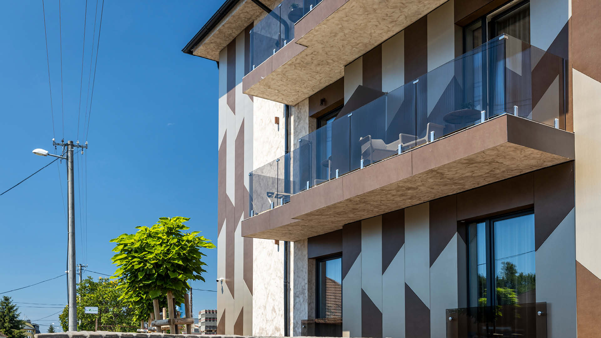 Laminam 5+ : la performance technique, environnementale et esthétique pour vos façades