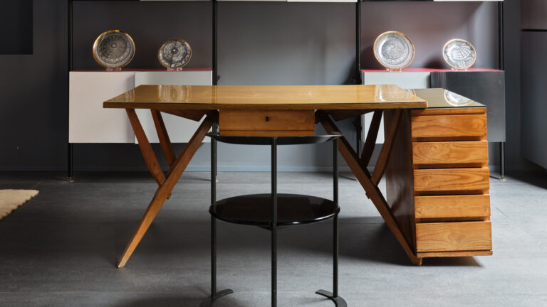 На протяжении последних 10 лет галерея Rossella Colombari постоянно использует поверхности Laminam для оформления части своих пространств