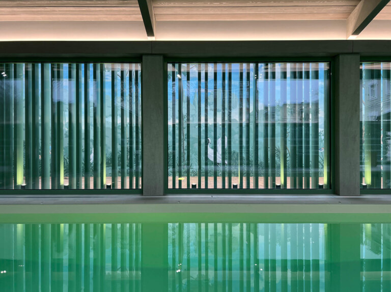 Павильон с бассейном