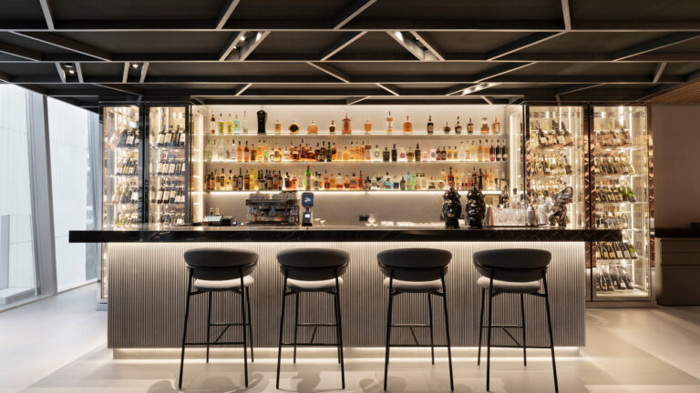 Con i suoi 207 metri, Torre Allianz è l'edificio più alto d'Italia per numero di piani