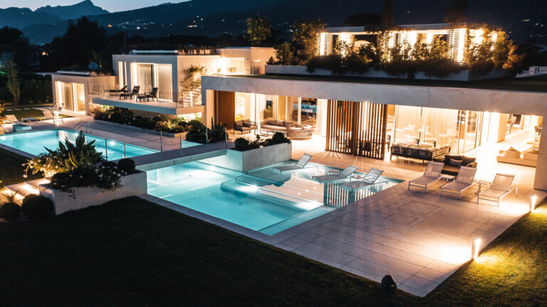 Villa Glass House