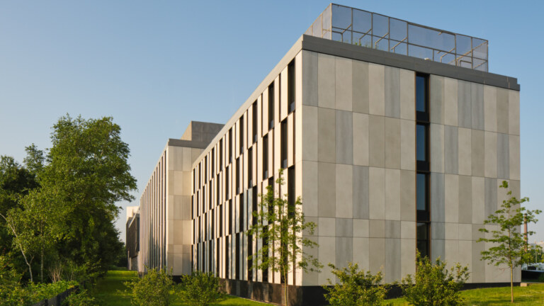 Eine einzigartige Fassade: Die Illusion verschiedener Gebäude